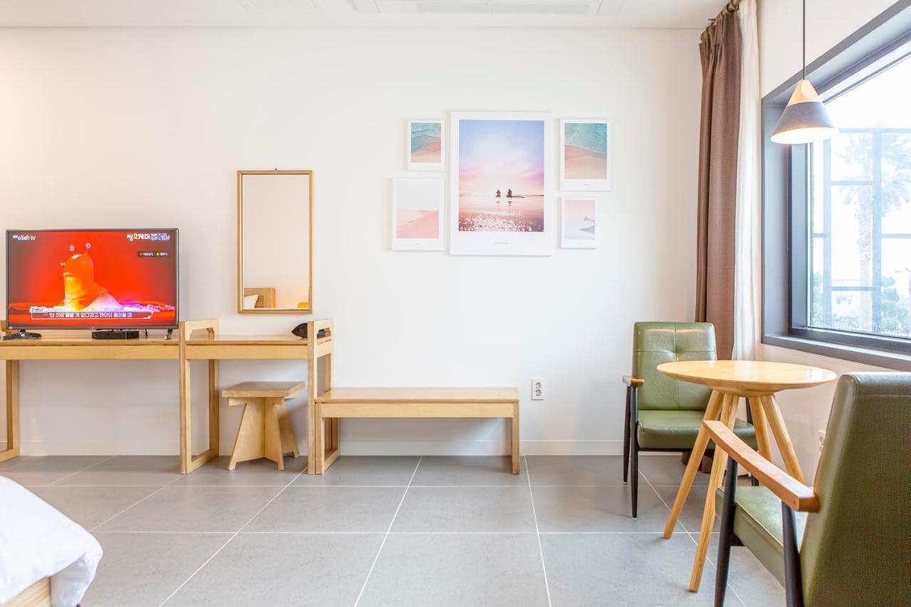 Lunamar Pension 済州市 エクステリア 写真